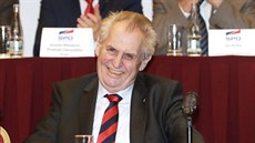 Prezident Miloš Zeman na sjezdu strany SPO (28. března 2018) Prezident Miloš Zeman na sjezdu strany SPO (28. března 2018)