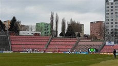 Prořídlé tribuny na fotbalové Zbrojovce Prořídlé tribuny na fotbalové Zbrojovce