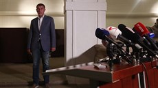 Premiér a předseda ANO Andrej Babiš po jednání s ČSSD (5. dubna 2018) Premiér a předseda ANO Andrej Babiš po jednání s ČSSD (5. dubna 2018)