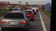 V Břeclavi kvůli uzavírkám a opravám vznikla v úterý ráno obří dopravní zácpa. V Břeclavi kvůli uzavírkám a opravám vznikla v úterý ráno obří dopravní zácpa.