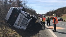 Mezi Hořovičkami a Hořesedly na Rakovnicku se čelně srazil kamion s osobním... Mezi Hořovičkami a Hořesedly na Rakovnicku se čelně srazil kamion s osobním...