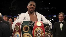 Anthony Joshua porazil Josepha Parkera a je profesionálním mistrem svta v...