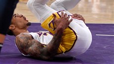Gary Payton II. z LA Lakers v leže oslavuje svou trefu. Gary Payton II. z LA Lakers v leže oslavuje svou trefu.