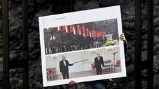 Ve Valdštejnské zahradě Senátu Parlamentu ČR v Praze byla zahájena výstava... Ve Valdštejnské zahradě Senátu Parlamentu ČR v Praze byla zahájena výstava...