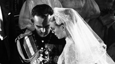 Monacký kníe Rainier III. a americká hereka Grace Kelly se vzali 19. dubna...