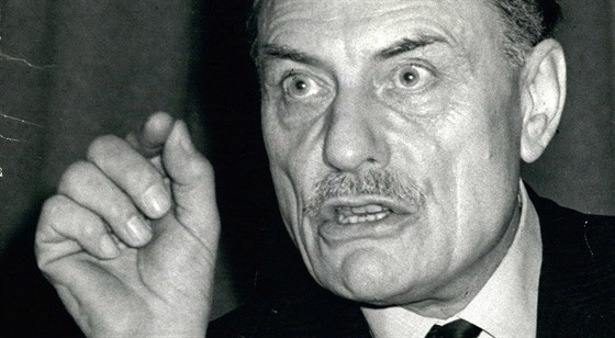 Britský konzervativec Enoch Powell na snímku z roku 1977
