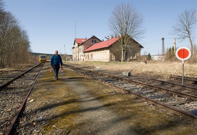 V Jindichovicích pod Smrkem pekonaly vlaky státní hranici naposledy po 2....