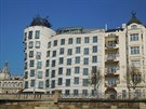 Tančící dům na Rašínově nábřeží – novodobá dominanta Prahy, jejímiž autory jsou světoví architekti Vlado Milunić a Frank O. Gehry. Tančící dům na Rašínově nábřeží – novodobá dominanta Prahy, jejímiž autory jsou světoví architekti Vlado Milunić a Frank O. Gehry.