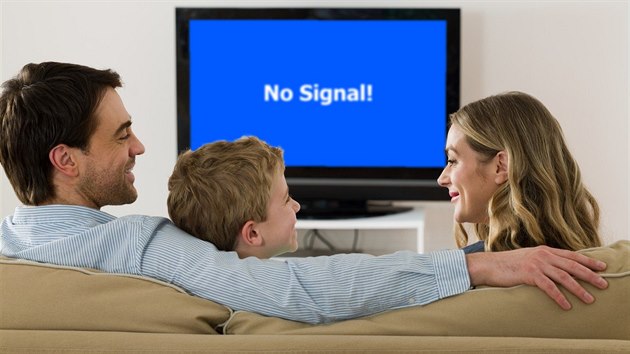 Konec DVB-T vysílání na povinnosti platit koncesionářské poplatky nic nemění. Konec DVB-T vysílání na povinnosti platit koncesionářské poplatky nic nemění.
