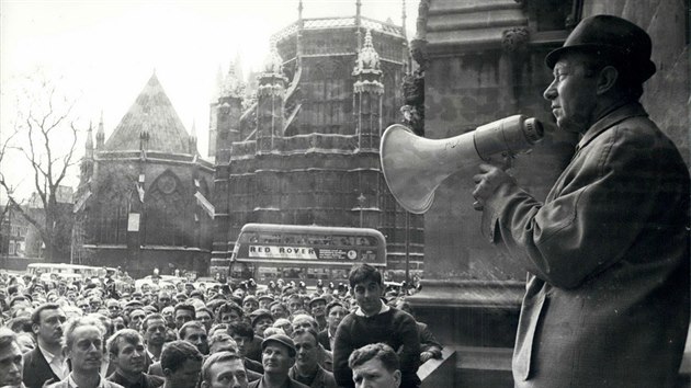 Demonstrace na podporu Enocha Powella ped Westminsterem (4. dubna 1968)