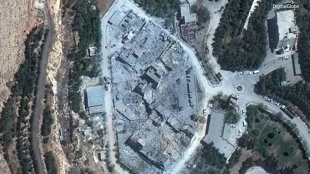 Nsledky raketovho toku na vzkumn centrum v Barz u Damaku (14. dubna 2018)