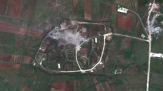 Nsledky raketovho toku na syrskou zkladnu v Him inru (14. dubna 2018)