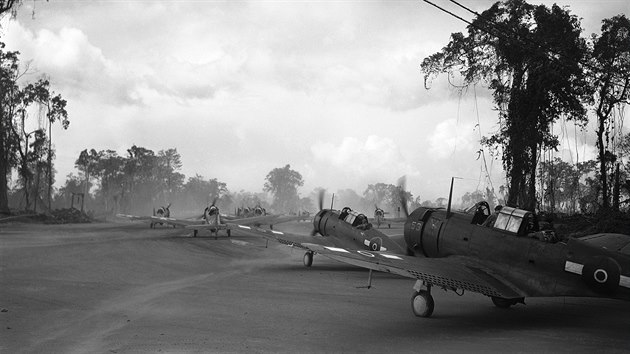 Americk a novozlandsk letouny na ostrov Bougainville (16. dubna 1944)