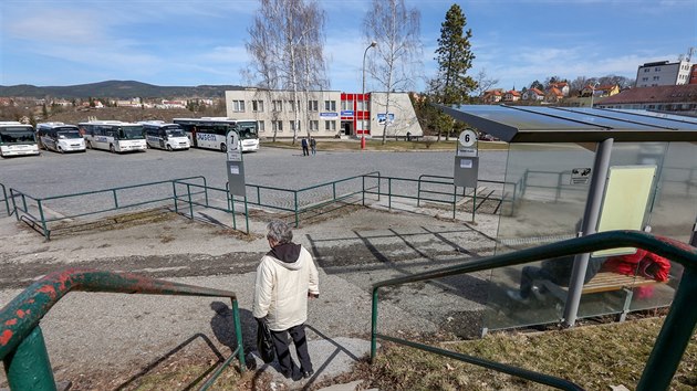 Zan oprava zastaralho autobusovho ndra v eskm Krumlov.