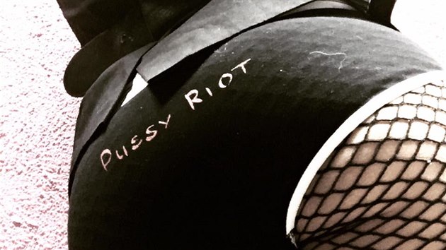 Rusk feministky Pussy Riot vytahuj v boji proti Putinovi rzn zbran.