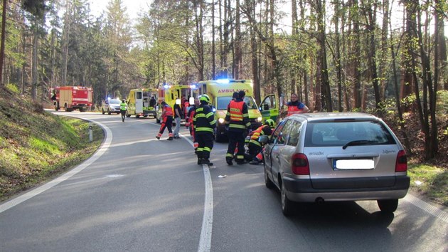 Devtadvacetilet motocyklista nepeil u Horn Lhoty na Zlnsku eln stet s druhm motorkem (14. dubna 2018).