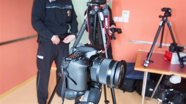 Policist dostali nov fotoaparty.