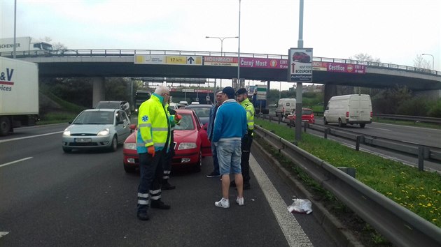 Auto srazilo chodce pebhajcho Jin spojku. (16.4.2018)