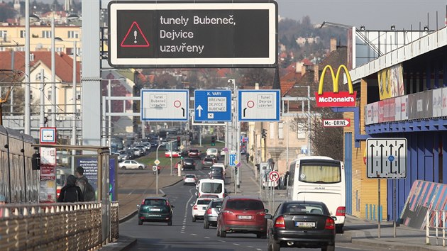 Kolony v Praze bhem doasnho uzaven tunelu Blanka. (11. dubna 2018)