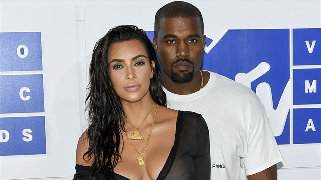 Kim Kardashianov a Kanye West (New York, 28. srpna 2016)