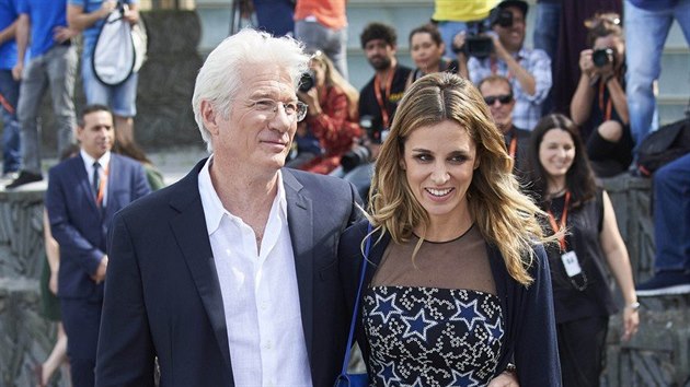 Richard Gere a Alejandra Silva (San Sebastian, 24. z 2016)