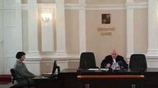 Zákaz kouření platí, Ústavní soud jen upravil některé části zákona Zákaz kouření platí, Ústavní soud jen upravil některé části zákona
