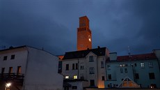 Z pláště věže zmizely ohyzdné fleky od opadané omítky. Z pláště věže zmizely ohyzdné fleky od opadané omítky.