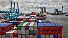 10. Rotterdam: Největší evropský námořní přístav leží v oblasti společné delty... 10. Rotterdam: Největší evropský námořní přístav leží v oblasti společné delty...
