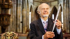 Gerhard Grenzing, výrobce chrámových varhan, v katedrále sv.Víta ukázal jednu... Gerhard Grenzing, výrobce chrámových varhan, v katedrále sv.Víta ukázal jednu...