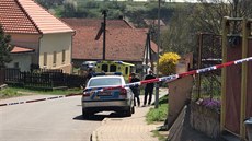 Ve Vrbčanech na Kolínsku policie vyšetřuje smrt muže a vážné zranění ženy.... Ve Vrbčanech na Kolínsku policie vyšetřuje smrt muže a vážné zranění ženy....