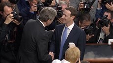 Mark Zuckerberg dorazil k výpovdi ped leny amerického Kongresu. (10. dubna...