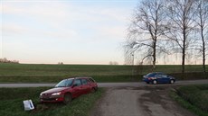 Muž se z místa dopravní nehody nechal odvézt rodinnými příslušníky. Muž se z místa dopravní nehody nechal odvézt rodinnými příslušníky.