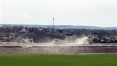 Na stavbě předposledního úseku dálnice D1 je u obce Buk na Přerovsku využíván... Na stavbě předposledního úseku dálnice D1 je u obce Buk na Přerovsku využíván...