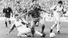 KŘEST OHNĚM. První celý zápas za Spartu odehrál Roman Vonášek (vpravo) proti... KŘEST OHNĚM. První celý zápas za Spartu odehrál Roman Vonášek (vpravo) proti...