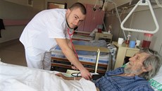 Lékař Michail Vološčak odešel z Ukrajiny a začal pracovat v sušické nemocnici.... Lékař Michail Vološčak odešel z Ukrajiny a začal pracovat v sušické nemocnici....