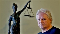 Advokát Jan Paroulek se specializuje na trestní právo. Advokát Jan Paroulek se specializuje na trestní právo.