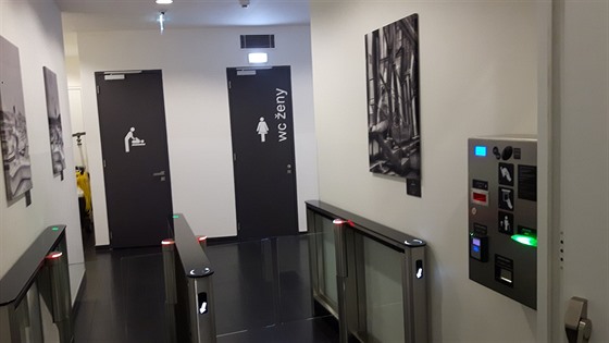 Toalety v obchodním centru Quadrio