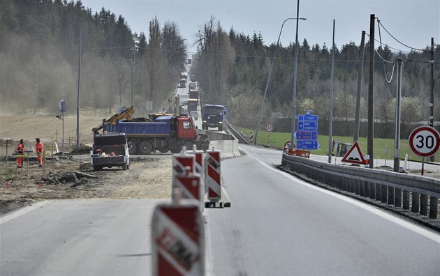 idii musí poítat s dopravním omezením napíklad na kasárenské kiovatce -...