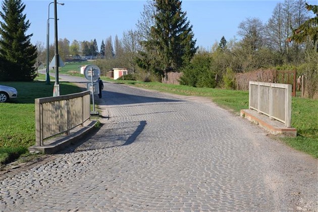 Z Teleské ulice v Jihlav zmizí kamenné kostky.