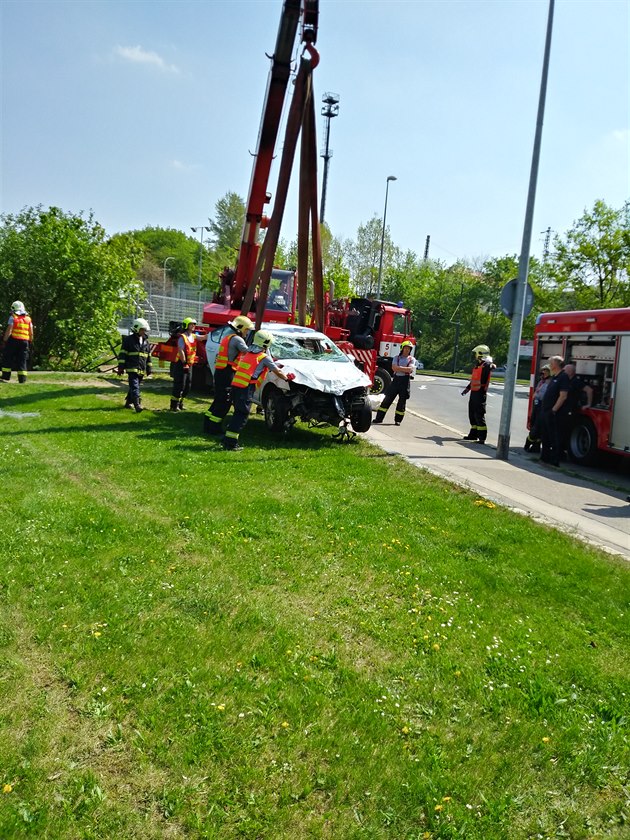 Autonehoda v parku Grébovka