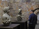 Na výstavě jsou exponáty barokní výzdoby zahrady Trojského zámku, sochařské originály z Vrtbovské zahrady, skupina Číňanů z krajinného parku Cibulka i braunovské busty z letohrádku Portheimka.
Na výstavě jsou exponáty barokní výzdoby zahrady Trojského zámku, sochařské originály z Vrtbovské zahrady, skupina Číňanů z krajinného parku Cibulka i braunovské busty z letohrádku Portheimka.