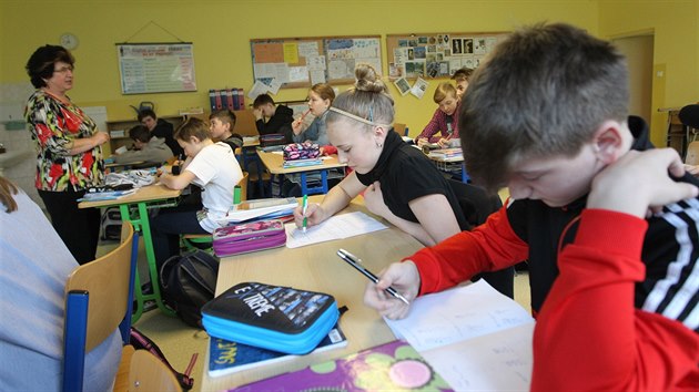 Učitelky si vyučování v méně početných třídách pochvalují. Umožňuje lepší... Učitelky si vyučování v méně početných třídách pochvalují. Umožňuje lepší...