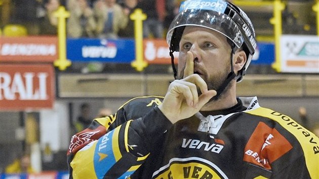 Když Michal Trávníček v jedné z barážových bitev s Jihlavou skóroval a umlčoval... Když Michal Trávníček v jedné z barážových bitev s Jihlavou skóroval a umlčoval...