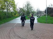 Pokud policistům fotograf nebrání při výkonu služby, měli by fotografování...
