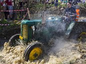 Šestý ročník tradiční Traktoriády ve Zděchově na Vsetínsku (21. dubna 2018). Šestý ročník tradiční Traktoriády ve Zděchově na Vsetínsku (21. dubna 2018).