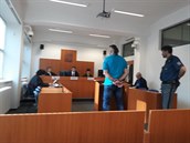 Předseda Senátu Roman Drahný přistupuje k výslechu Martina Krpálka. Předseda Senátu Roman Drahný přistupuje k výslechu Martina Krpálka.