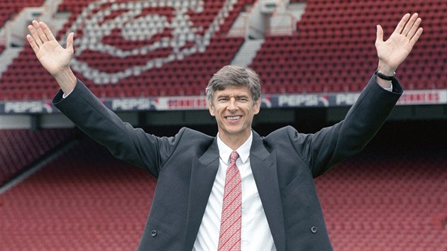 TAK JSEM TADY Prvn den Arsene Wengera v Arsenalu, bylo podzim 1996.