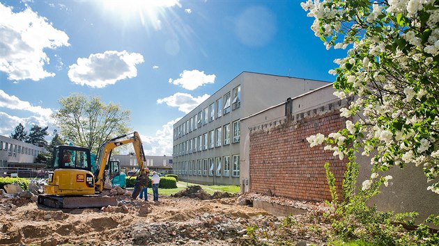 Opravy Zkladn umleck koly Stezina v Hradci Krlov (27. dubna 2017)