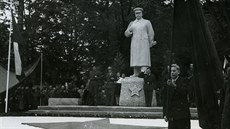 Monumentální socha Josifa Vissarionoviče Stalina v Jičíně byla odhalena 21. 9.... Monumentální socha Josifa Vissarionoviče Stalina v Jičíně byla odhalena 21. 9....