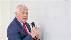 Bývalý prezident Václav Klaus navštívil ZŠ a Gymnázium ve Vodňanech. Bývalý prezident Václav Klaus navštívil ZŠ a Gymnázium ve Vodňanech.